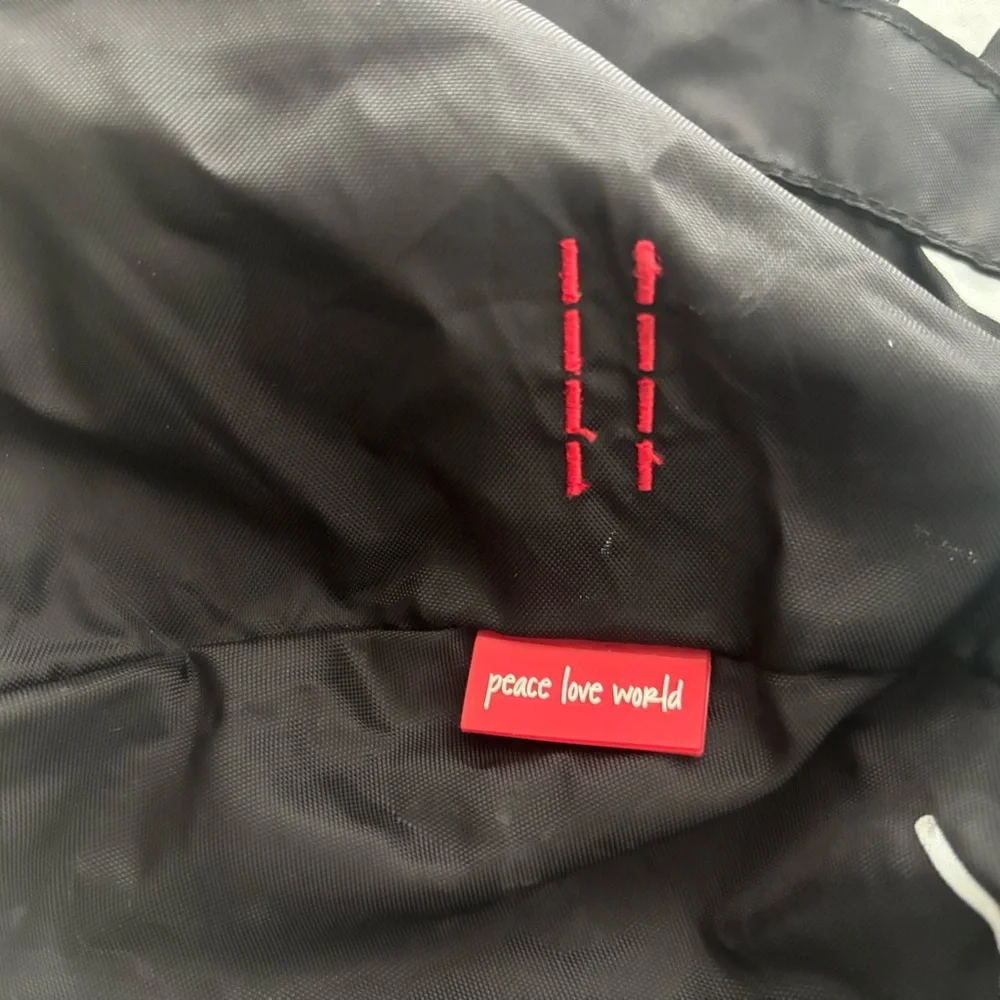 PEACE LOVE WORLD GYM/YOGA/WEKEENDER NYLON DUFFLE BAG